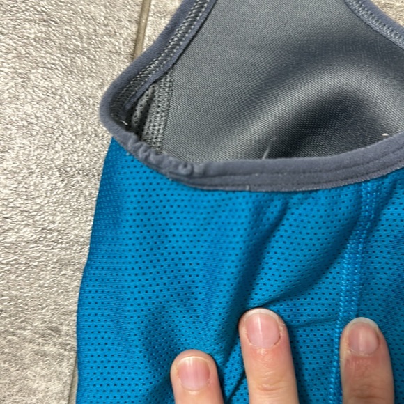 Nike Dri-Fit Active Wear Tank Top with built in sports bra - Picture 6 of 11